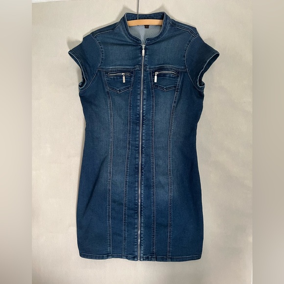 Beautiful denim dress from Guess. Classic 👗 - Picture 1 of 4